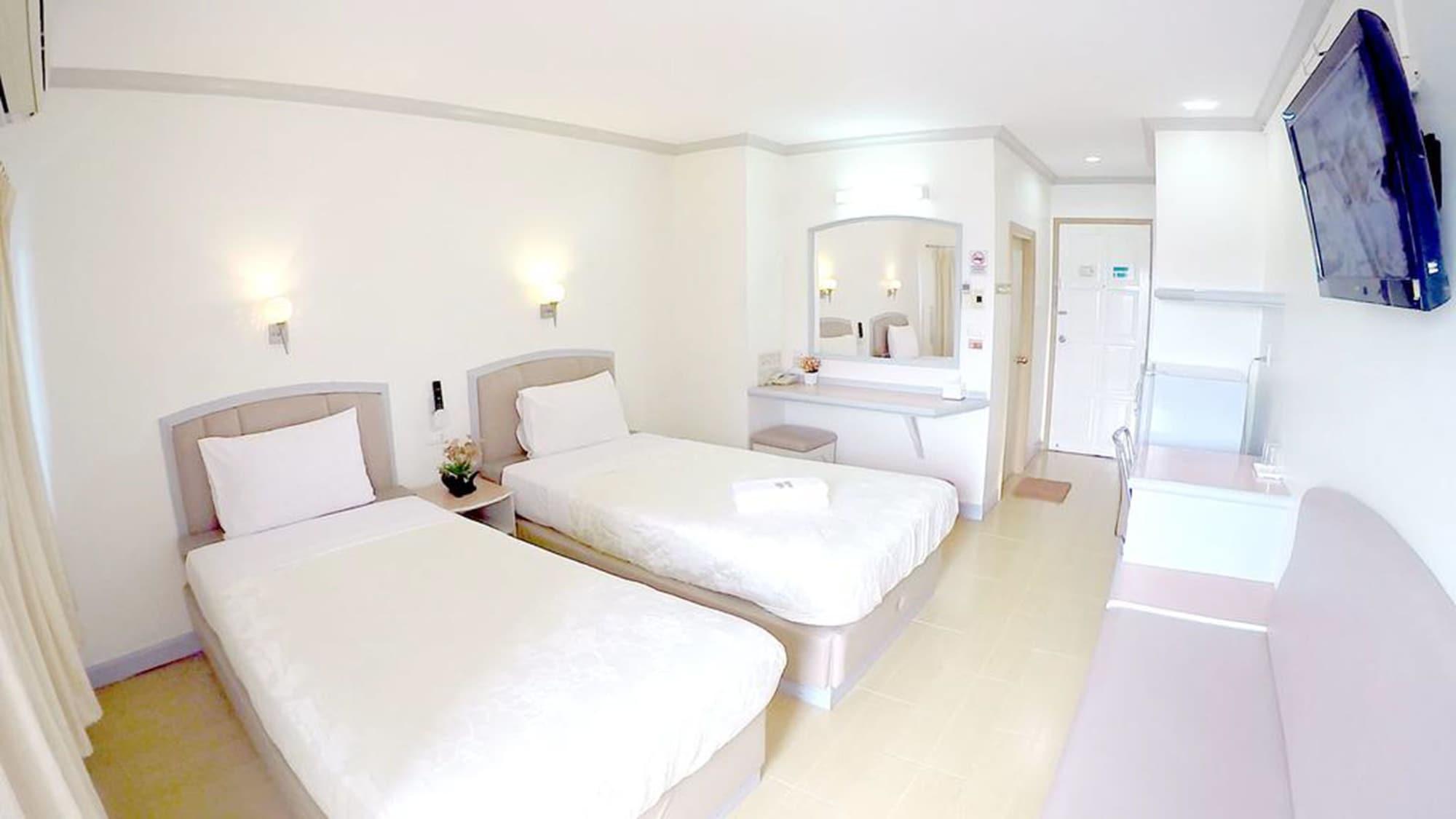 P.A. Place Hotel Накхонсаван Экстерьер фото